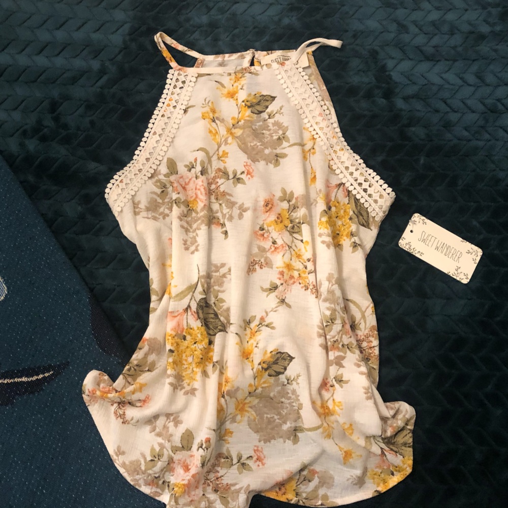 **SOLD** NWT Size S Blouse Top